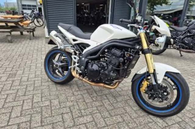 Triumph Speed Triple (2006) thumbnail 1