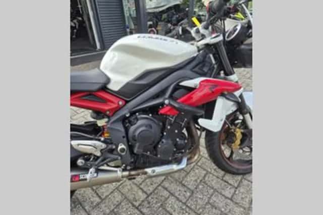 Triumph Street Triple R (2013) thumbnail 2