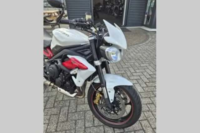 Triumph Street Triple R (2013) thumbnail 3