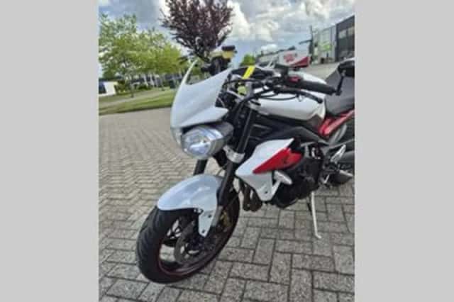 Triumph Street Triple R (2013) thumbnail 4