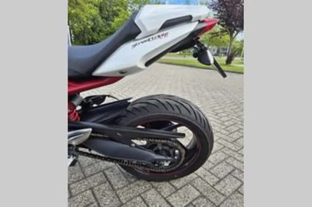 Triumph Street Triple R (2013) thumbnail 6