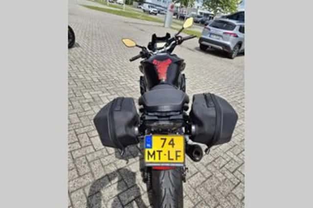 Yamaha MT-10 (2017) thumbnail 3