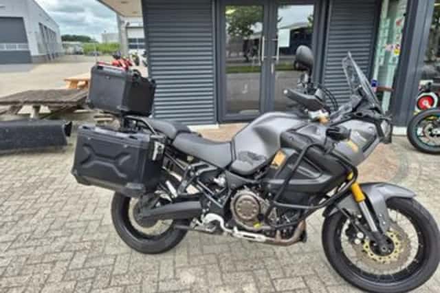 Yamaha XT 1200 Z Super Tenere (2014) thumbnail 1