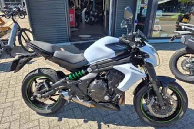 Kawasaki ER-6n (2015) thumbnail 1