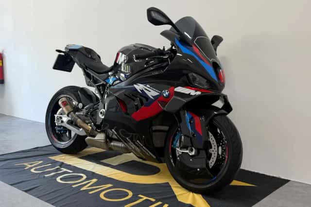 BMW M 1000 RR (2023) thumbnail 6