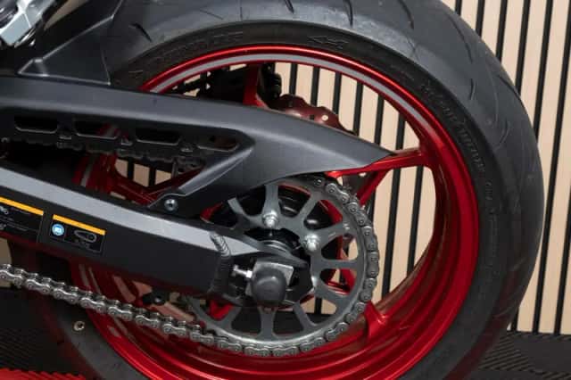 Kawasaki Z900 (2024) thumbnail 5