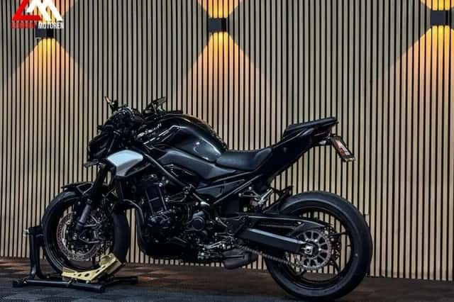 Kawasaki Z900 (2025) thumbnail 5