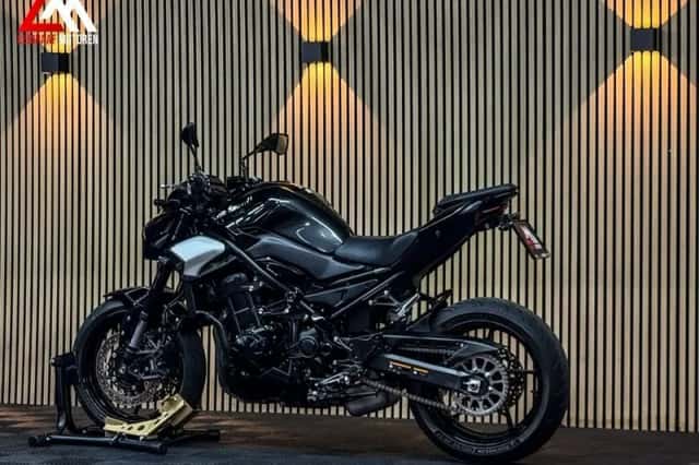 Kawasaki Z900 (2025) thumbnail 4