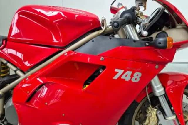 Ducati 748 (2000) thumbnail 6