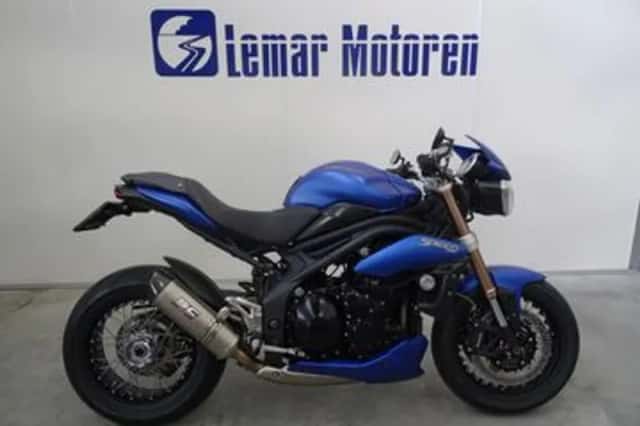 Triumph Speed Triple 1050 (2011) thumbnail 1