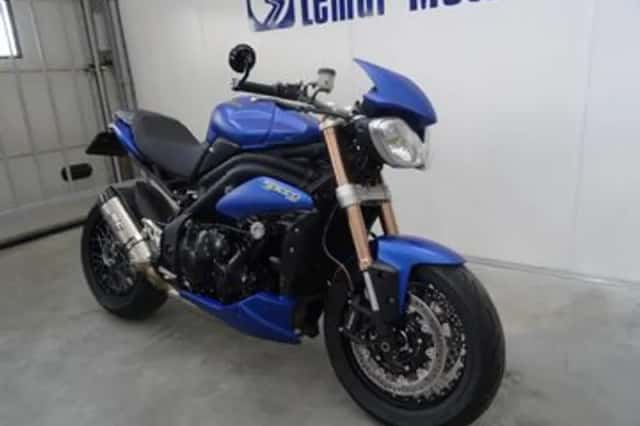 Triumph Speed Triple 1050 (2011) thumbnail 2