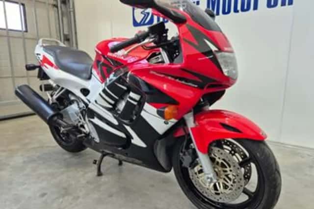 Honda CBR600F (1997) thumbnail 2