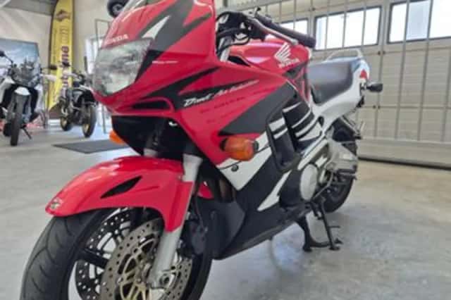 Honda CBR600F (1997) thumbnail 4