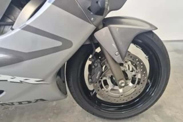 Honda CBR600F (2005) thumbnail 6