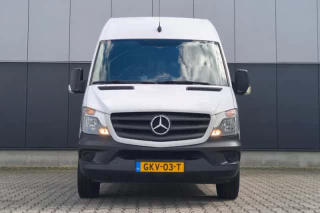 Mercedes-Benz Sprinter (2016) thumbnail 2