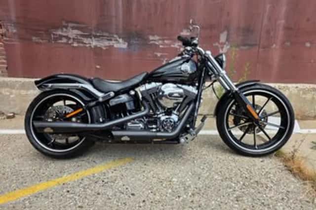 Harley-Davidson Breakout (2016) thumbnail 1