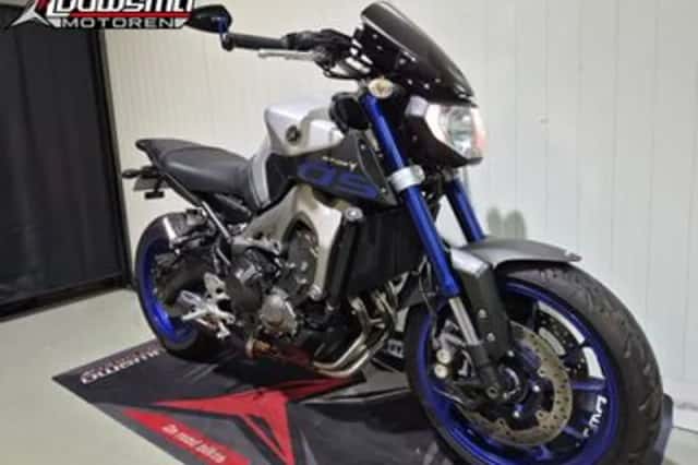Yamaha MT-09 (2015) thumbnail 2