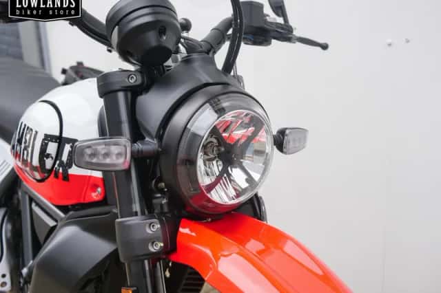 Ducati Scrambler (2022) thumbnail 3