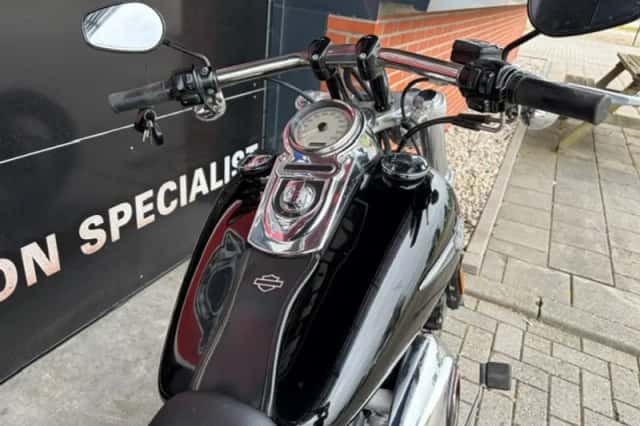 Harley-Davidson Dyna Fat Bob (2008) thumbnail 4