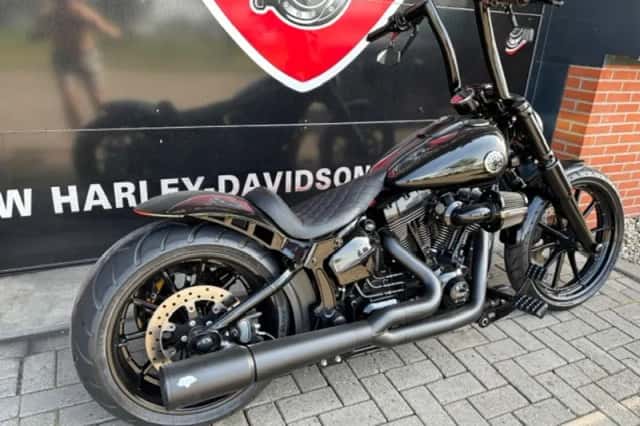Harley-Davidson Softail Breakout (2013) thumbnail 4