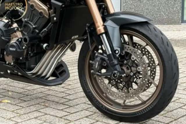 Honda CB650R (2019) thumbnail 2