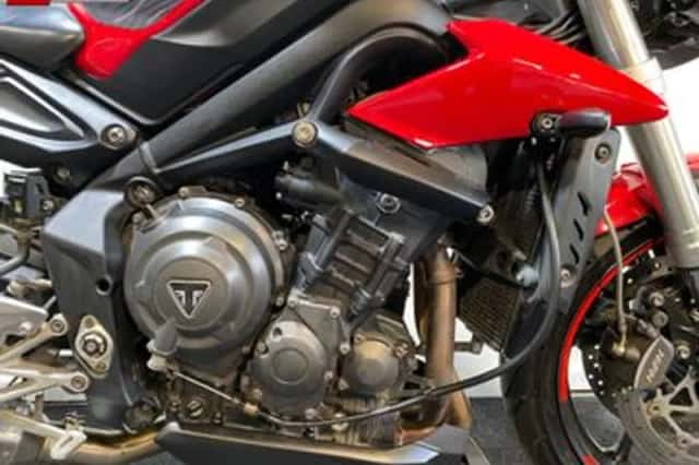 Triumph Street Triple 765S (2017) thumbnail 4