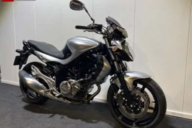 Suzuki SFV 650 Gladius (2012) thumbnail 2