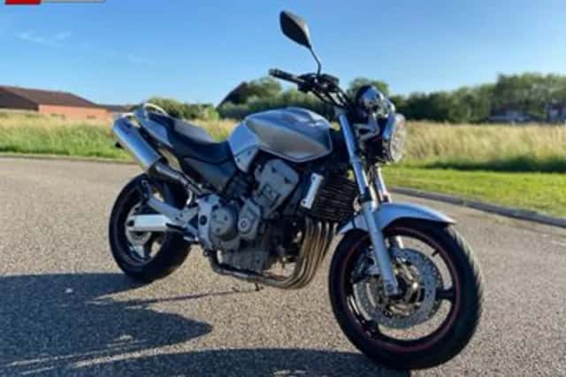 Honda CB 900 F Hornet (2005) thumbnail 1