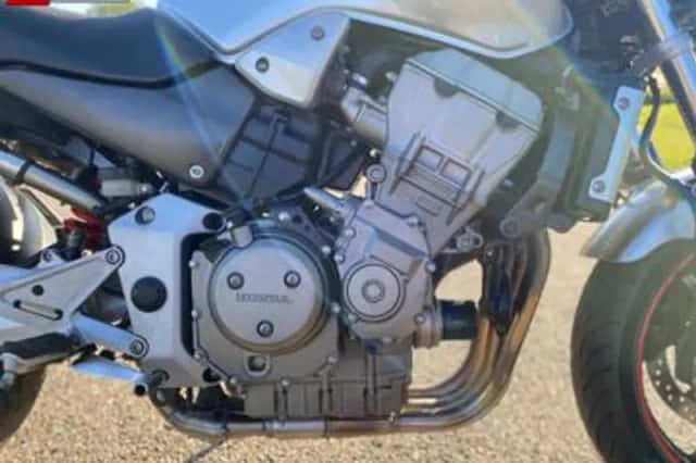 Honda CB 900 F Hornet (2005) thumbnail 4