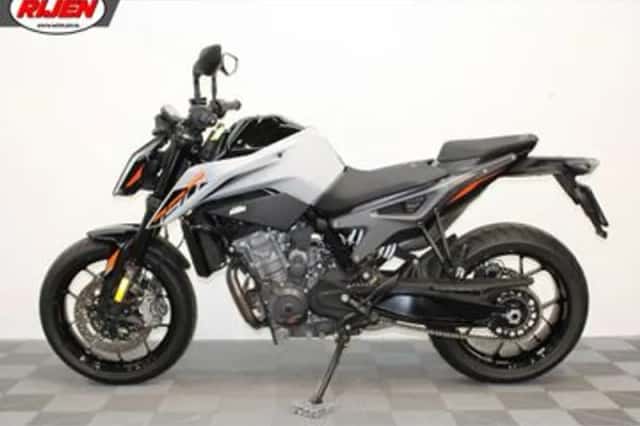 KTM 790 Duke (2024) thumbnail 6