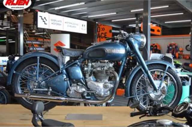 Triumph Thunderbird (1951) thumbnail 2