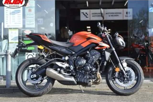 Triumph Street Triple 765 R (2026) thumbnail 3