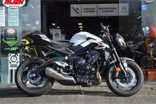 Triumph Street Triple 765 R (2026) thumbnail 4