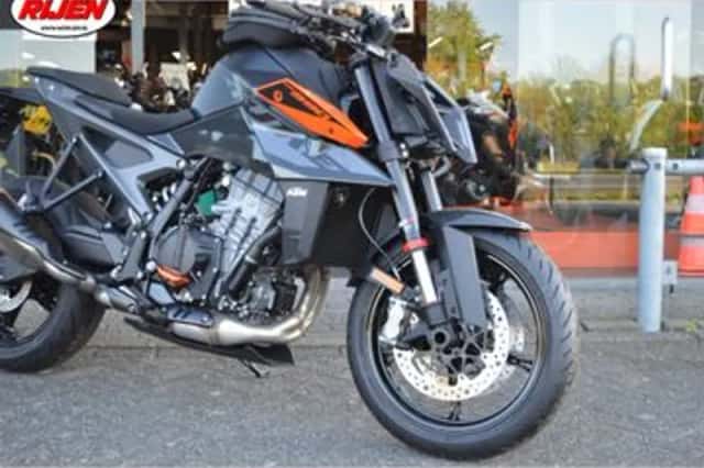 KTM 990 Duke (2026) thumbnail 3