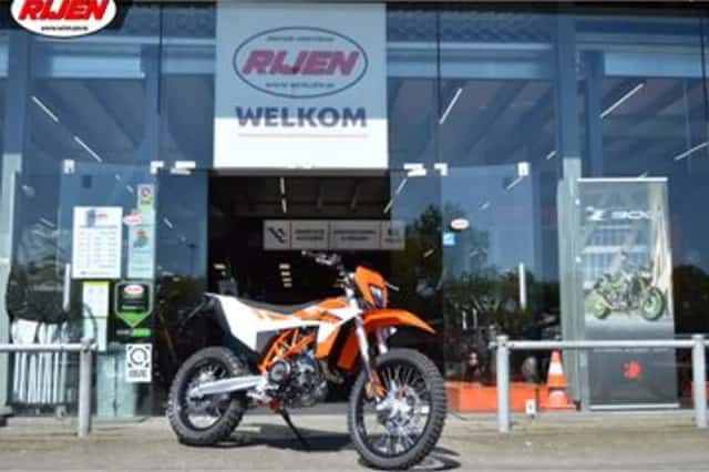 KTM 690 Enduro (2026) thumbnail 2