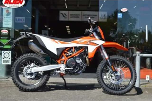 KTM 690 Enduro (2026) thumbnail 3