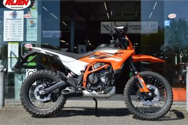 KTM 390 Enduro R (2026) thumbnail 3