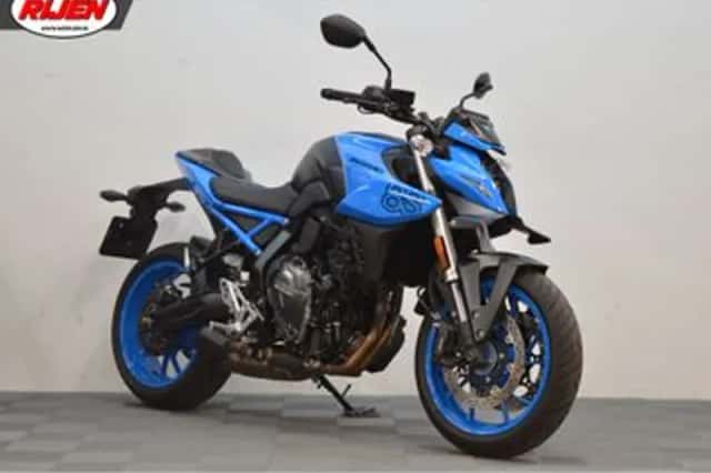 Suzuki GSX-8S (2023) thumbnail 1