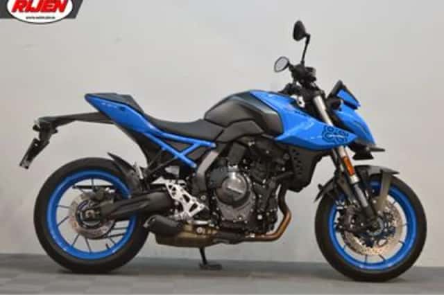 Suzuki GSX-8S (2023) thumbnail 2