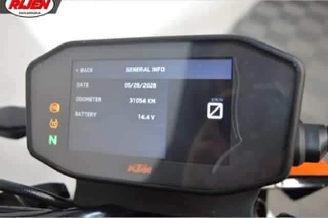 KTM 890 Duke (2021) thumbnail 6