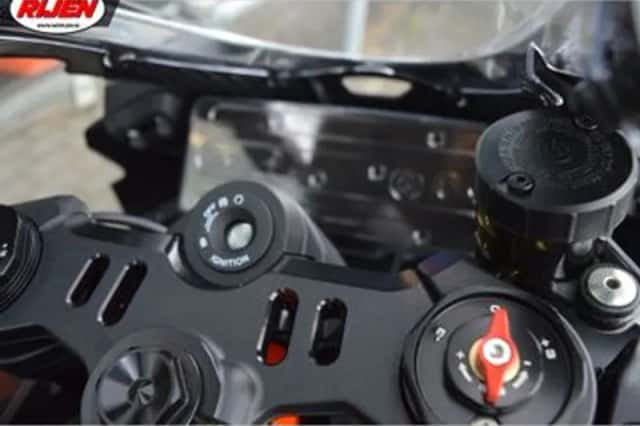 KTM 990 RC R (2026) thumbnail 5