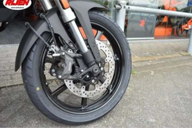 Suzuki V-Strom 800 (2026) thumbnail 6