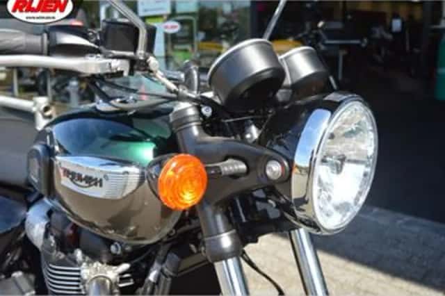 Triumph Bonneville T100 (2025) thumbnail 4