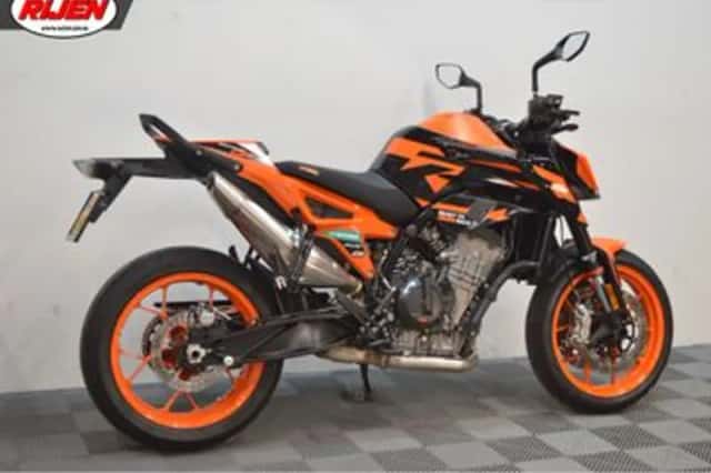 KTM 890 Duke (2022) thumbnail 3