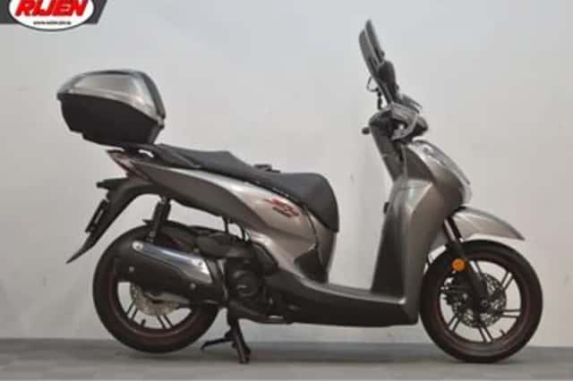 Honda SH 300i (2020) thumbnail 2