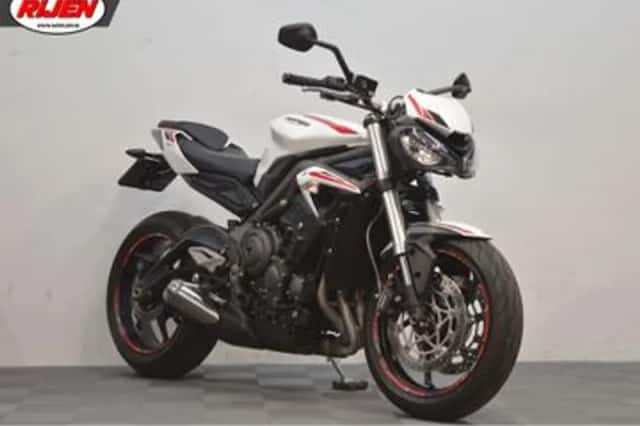 Triumph Street Triple S (2022) thumbnail 1