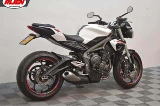 Triumph Street Triple S (2022) thumbnail 4