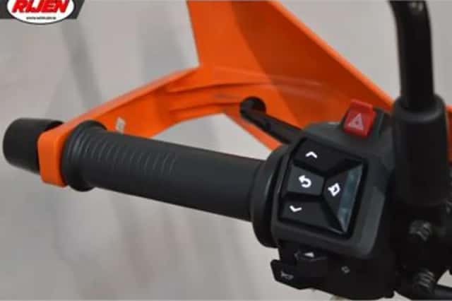 KTM 390 Adventure (2025) thumbnail 4