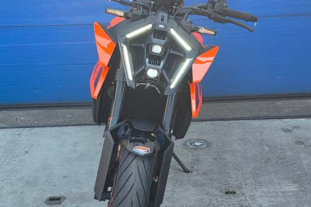 KTM 990 Duke (2024) thumbnail 2
