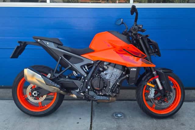KTM 990 Duke (2024) thumbnail 5